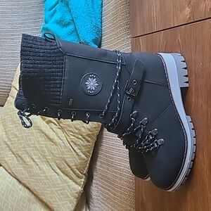 NWOT Women's Waterproof Knee Snow Boots